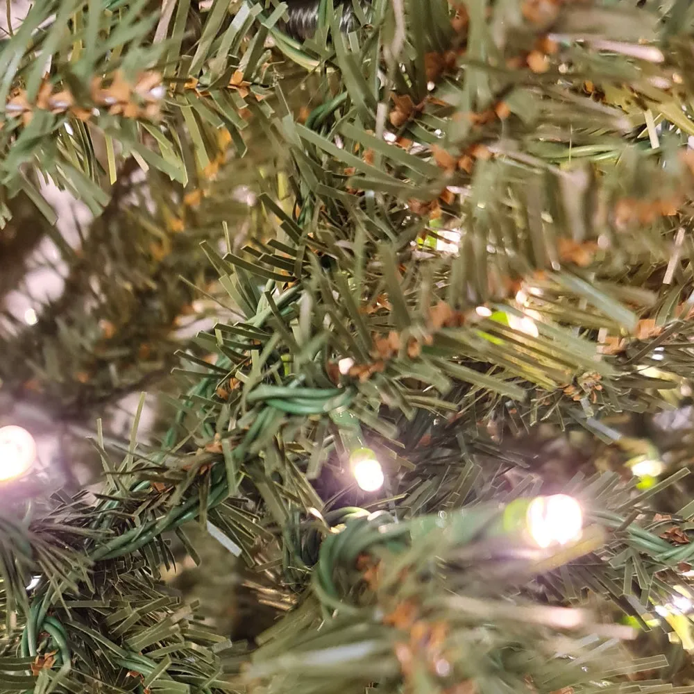 7.5ft Nunavut prelit Christmas tree dual lights