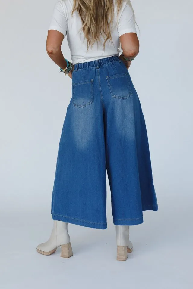 Frontier Flare Jeans - Medium Wash