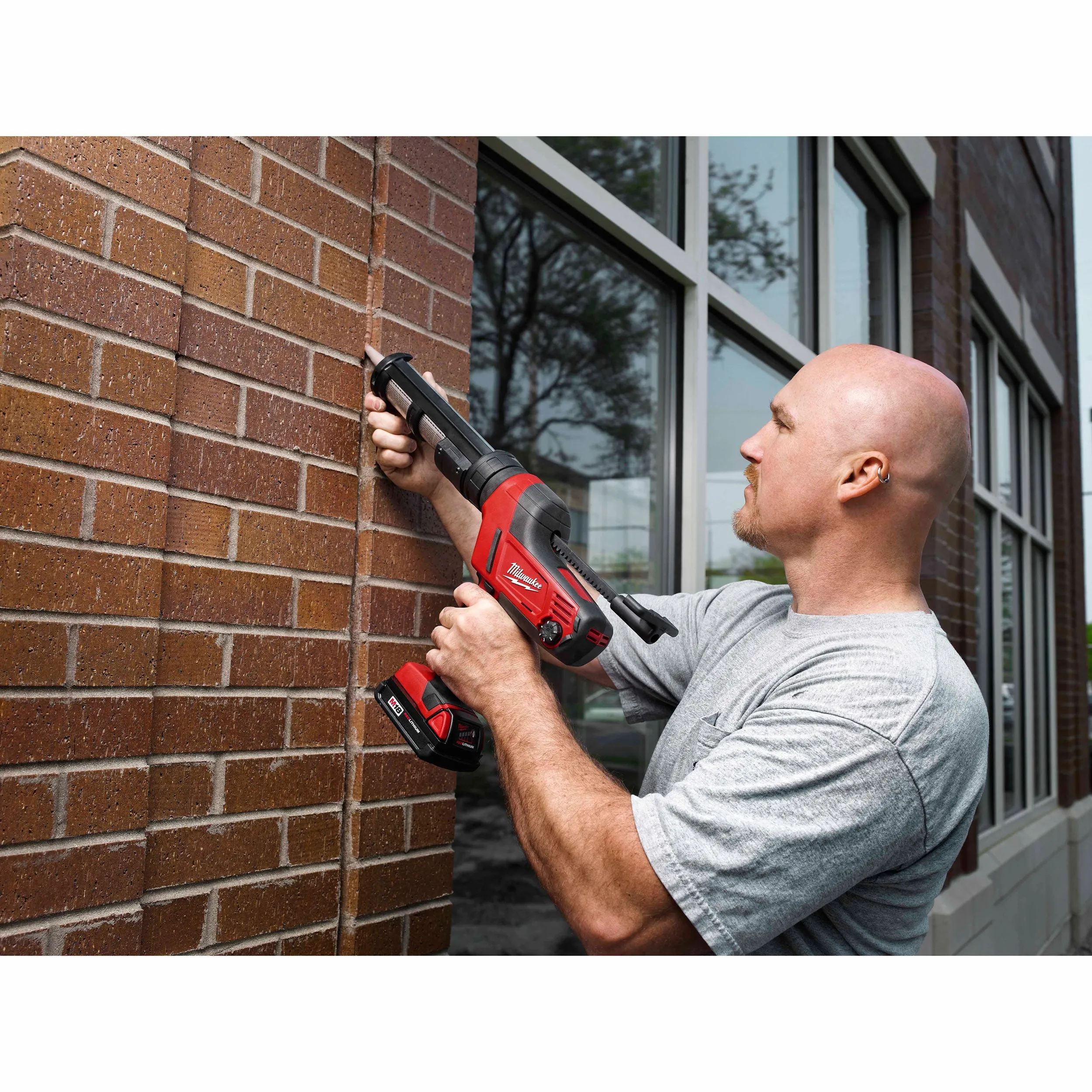 Milwaukee 2641-20 M18 Cordless 10oz. Caulk and Adhesive Gun Bare Tool