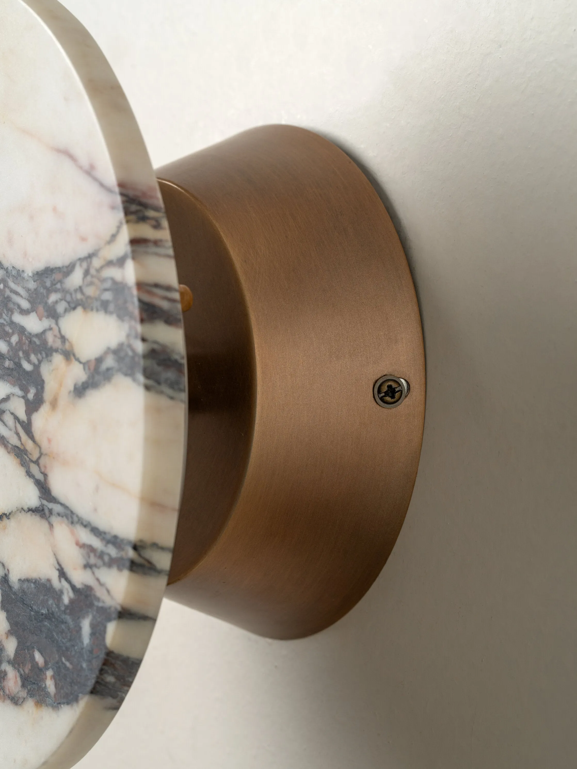 Santi - Calacatta Viola marble and aged brass wall light