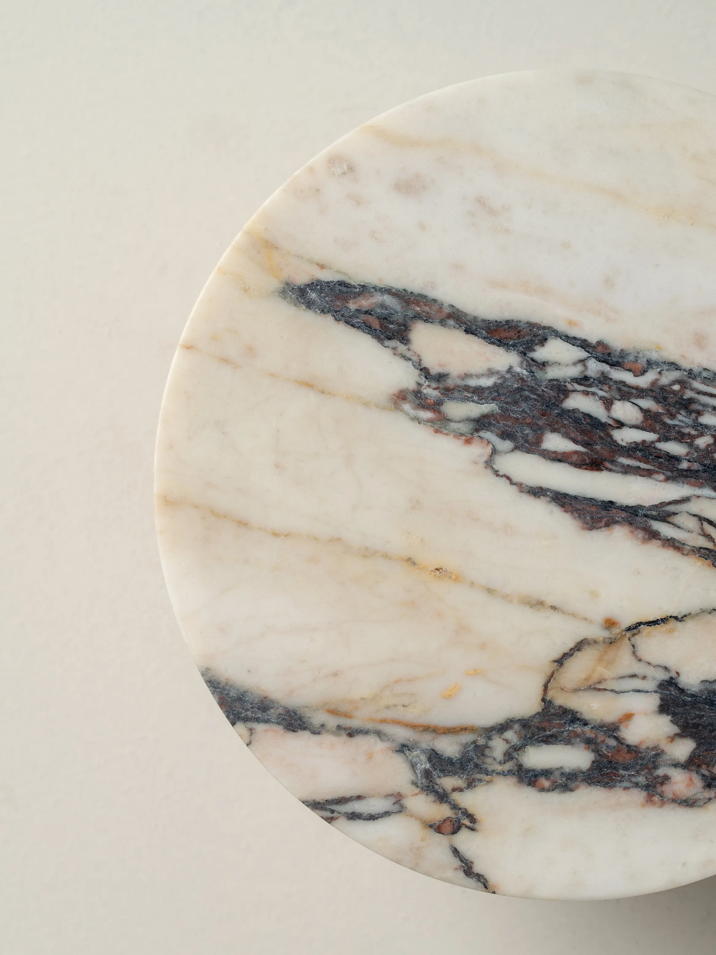 Santi - Calacatta Viola marble and aged brass wall light