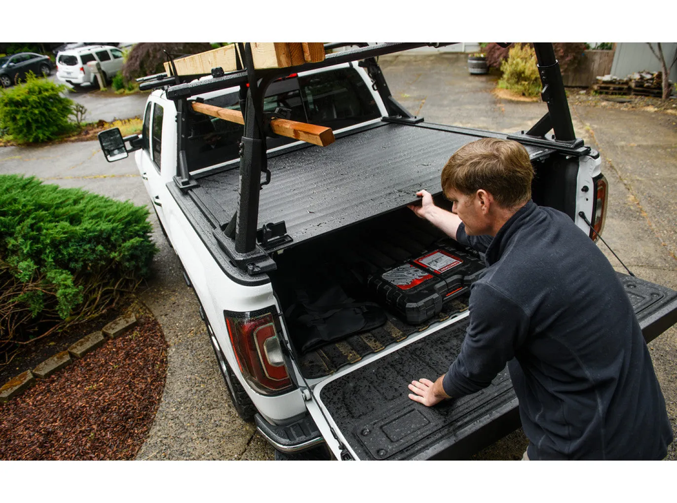 Yakima Tonneau Kit 1